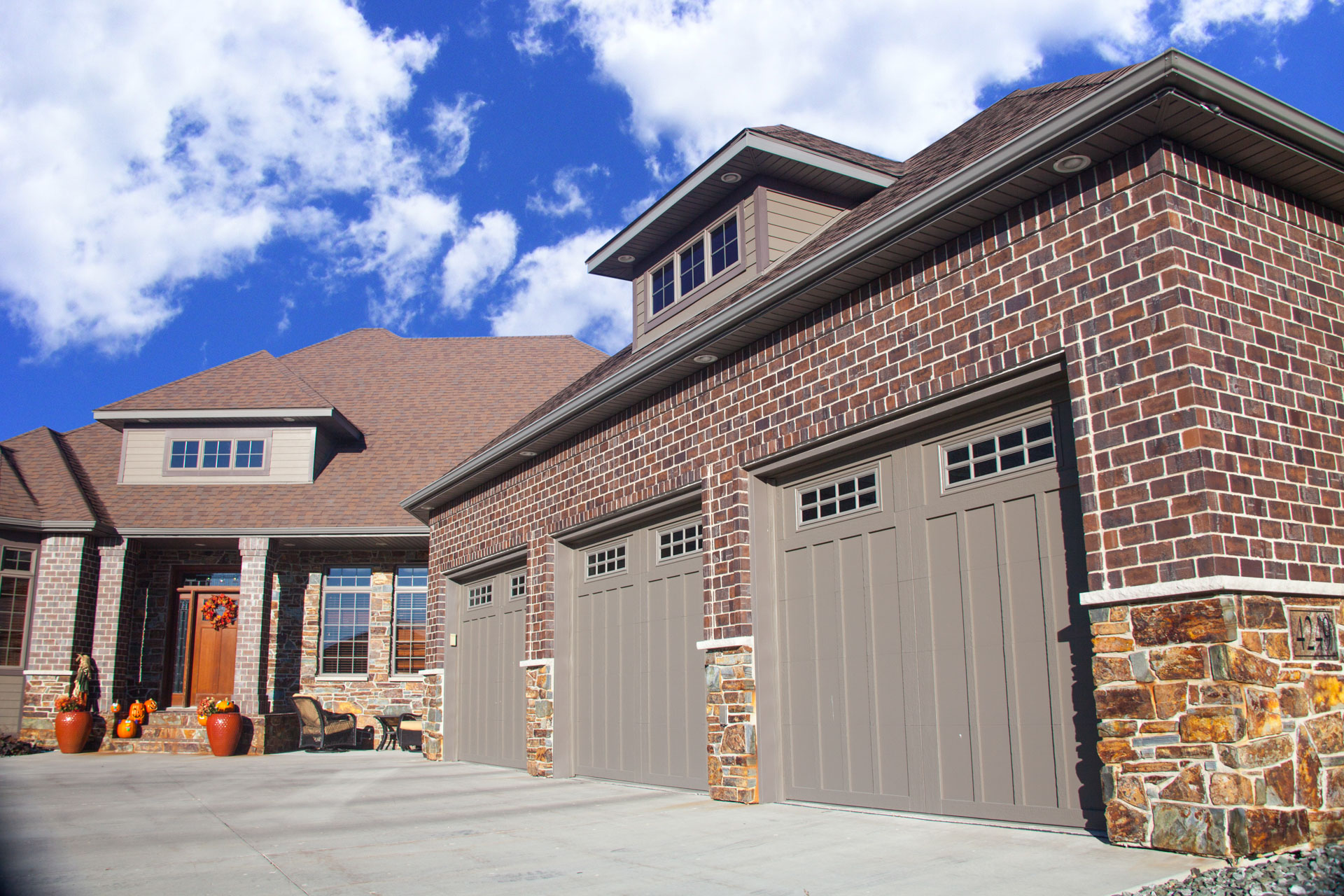 Calgary garage door repair service